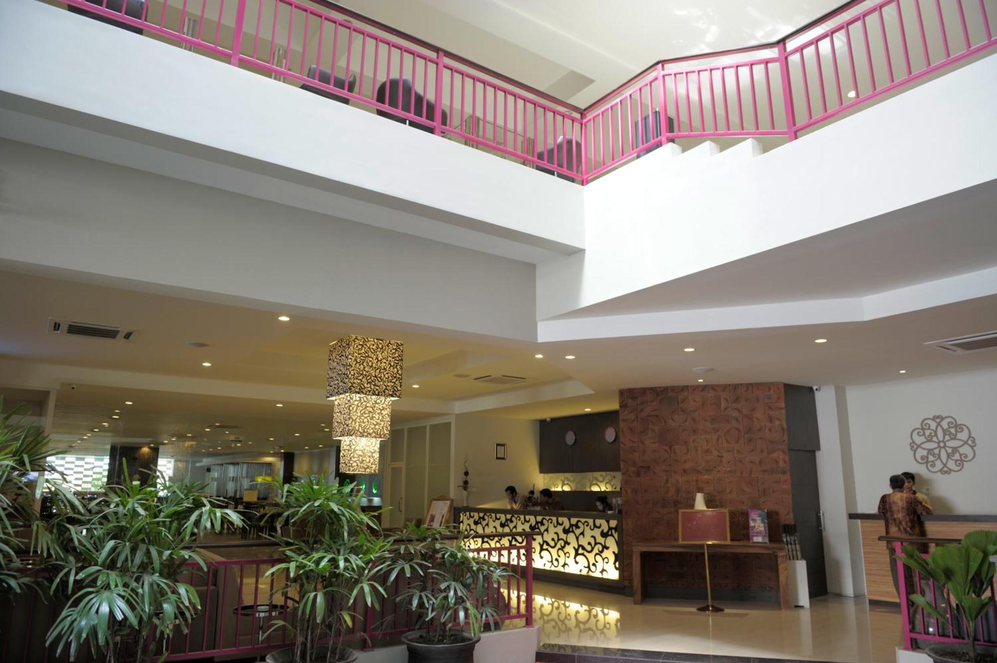 Lombok Plaza Hotel And Convention Mataram Exteriér fotografie