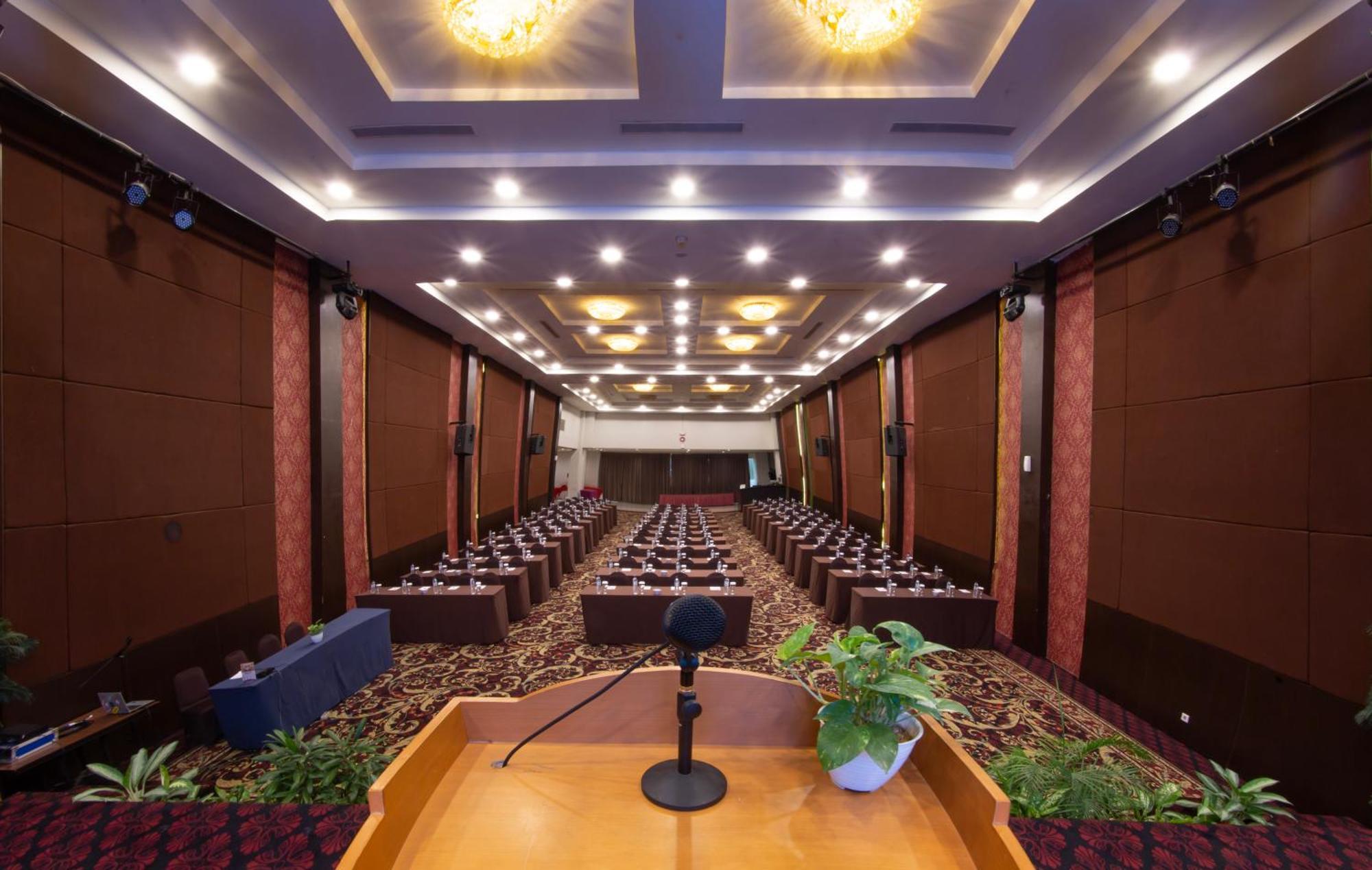 Lombok Plaza Hotel And Convention Mataram Exteriér fotografie