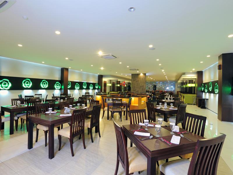 Lombok Plaza Hotel And Convention Mataram Exteriér fotografie