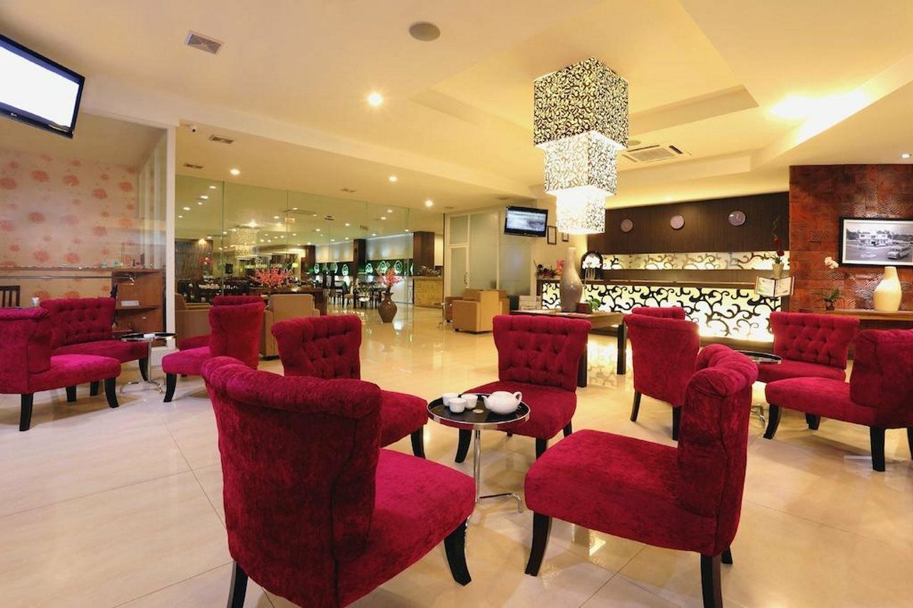 Lombok Plaza Hotel And Convention Mataram Exteriér fotografie